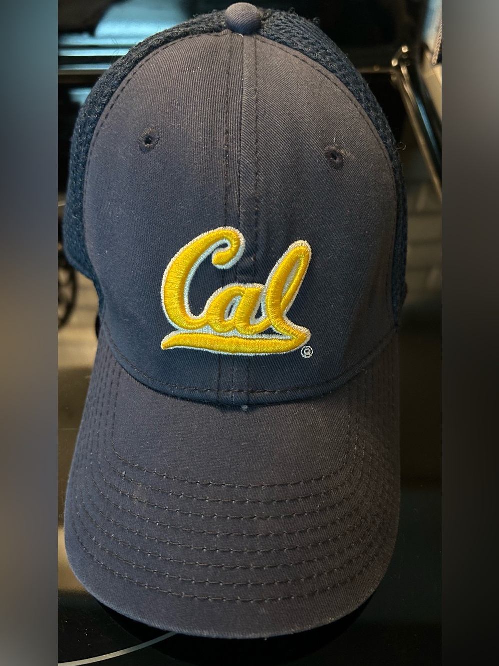 Cal Berkeley NWOT Youth Golden Bears Collegiate Team Navy Gold Sports Cap.